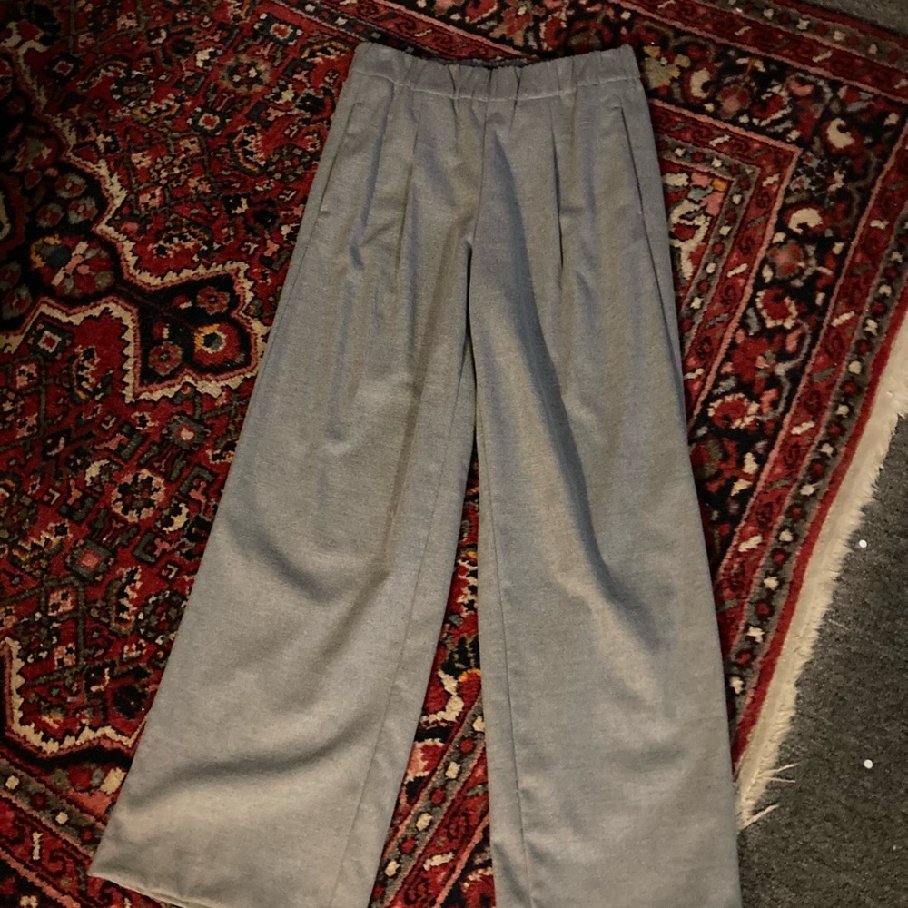 NWOT Ann Taylor The Petite Flannel Wide Leg Pull On Pant in Gray - Size SP